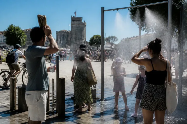 Canicule en Charente-Maritime : retour à l’orange, bilan complet des secours et de l’accueil