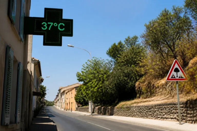 Canicule: le Var en tête à 39 °C, jusqu’à 36,8 °C relevés à Carros dans les Alpes-Maritimes