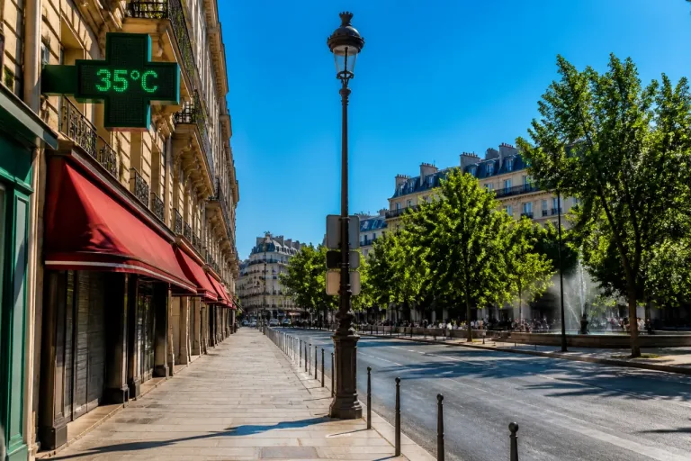 Canicule : Paris et l'Île-de-France en vigilance orange dès mardi, chaleur durable attendue