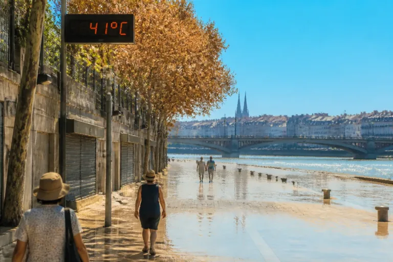 Canicule : pic annoncé mercredi jusqu’à 41°C, vigilance renforcée dans le Sud‑Est