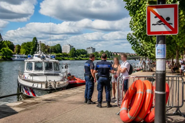 Canicule : renforcement des contrôles pour empêcher les baignades sauvages sur la Marne
