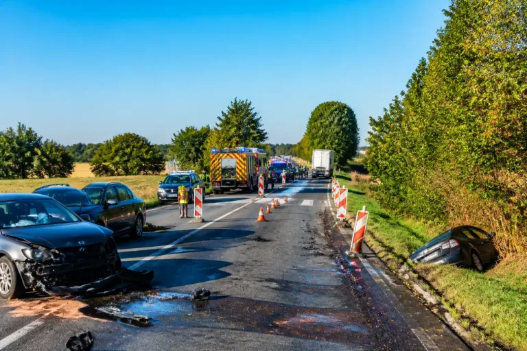 Carambolage sur la RD45 : la route Vergt–Salon coupée, deux personnes évacuées