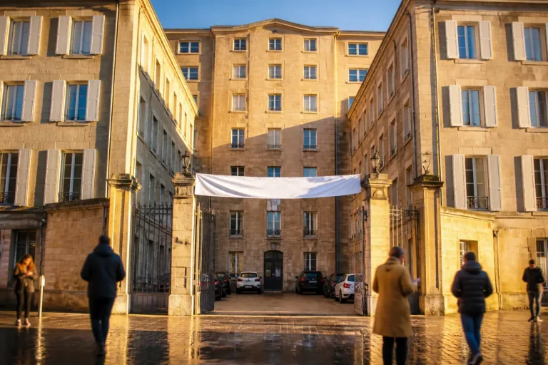 Carcassonne : un immeuble de 3 007 m² en bastide mis aux enchères fin juillet