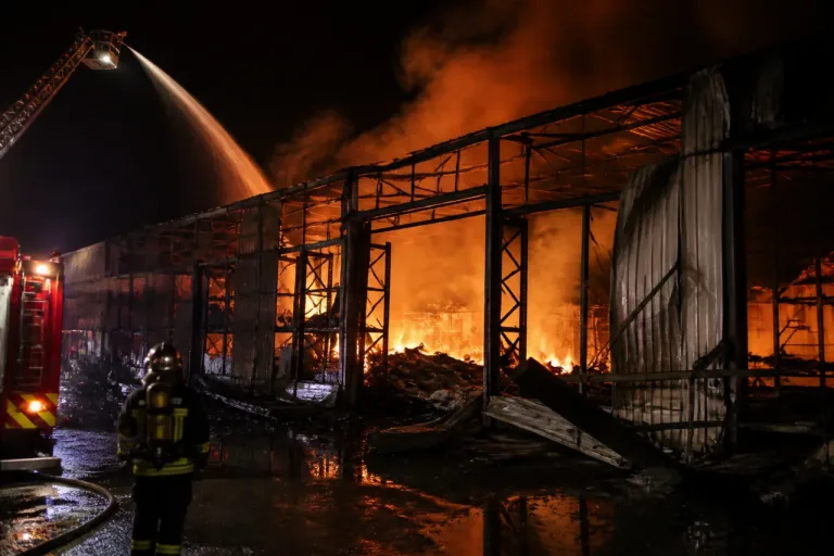 Carpentras : incendie nocturne, un site industriel ravagé et des emplois à l’arrêt