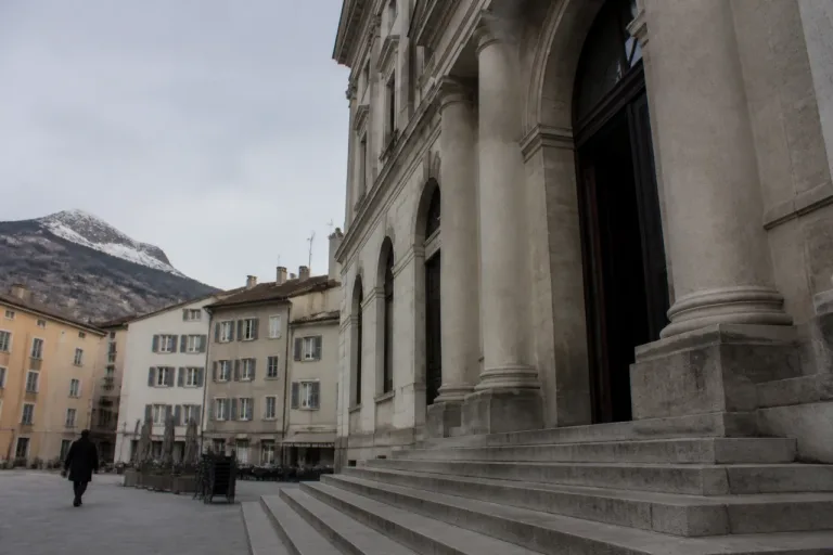 Centres-villes des Hautes-Alpes : chiffres clés et signaux d’alerte depuis le tribunal de commerce