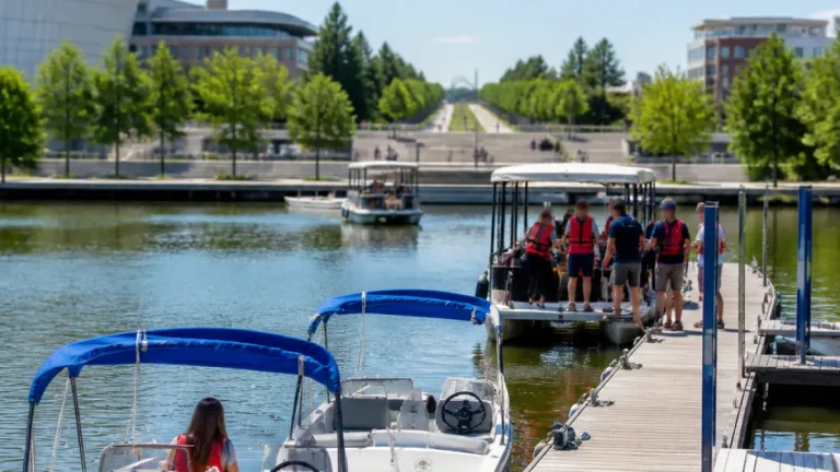 Cergy : des balades en bateaux électriques sans permis au départ du port