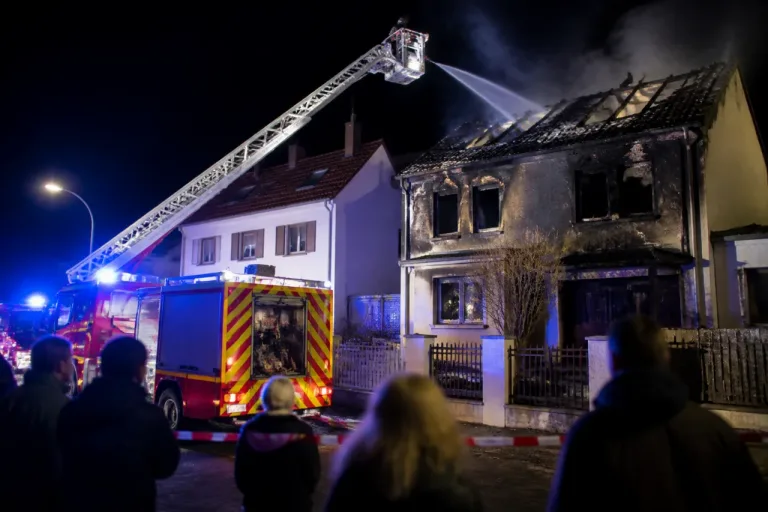 Cernay : un incendie nocturne endommage une maison, un couple relogé