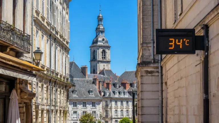 Chambéry : canicule courte mais chaude attendue mardi, nuits peu rafraîchissantes