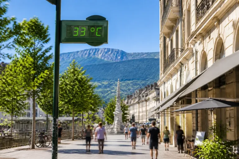 Chambéry: grand ciel bleu et chaleur annoncée jusqu’à 33 °C ce samedi