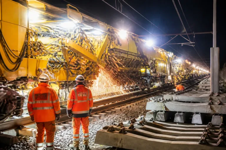 Chartres: chantier ferroviaire nocturne sur 43 km pour moderniser la ligne vers Paris