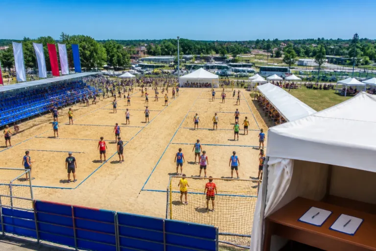 Châteauroux accueille plus de 500 jeunes pour un week-end de beach-handball et un accord durable
