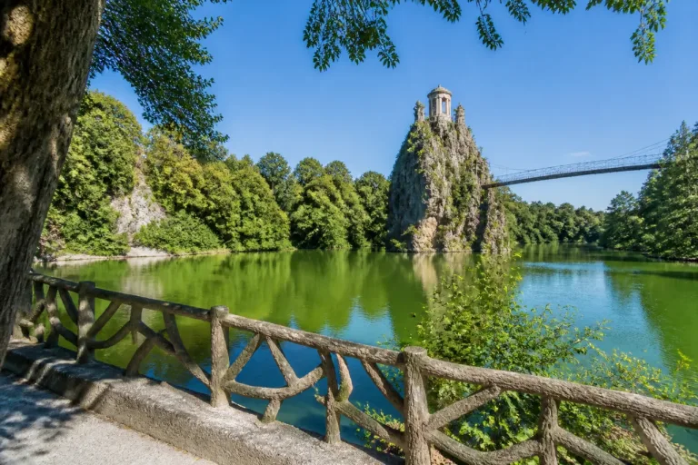 Chaumont — Le procès du démembreur des Buttes‑Chaumont : le récit contrasté d'un « papa poule »