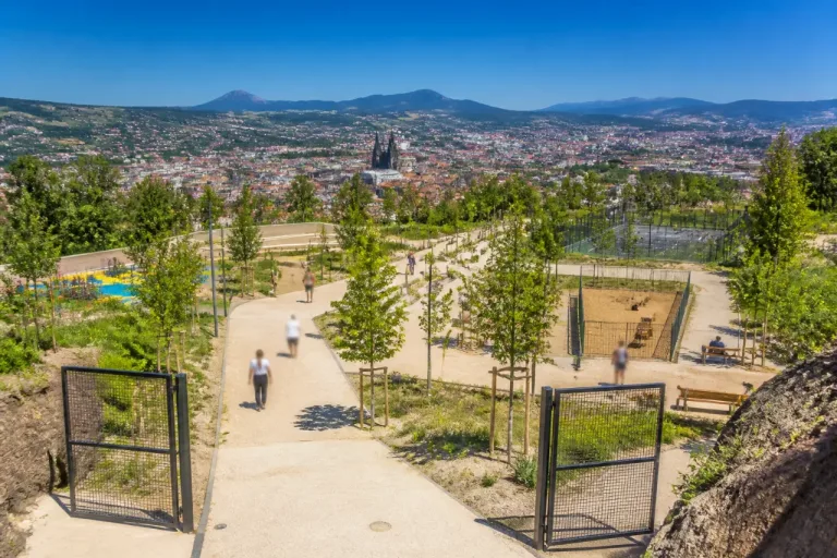 Clermont-Ferrand : le nouveau parc de la Muraille ouvre et change le visage de Saint-Jacques