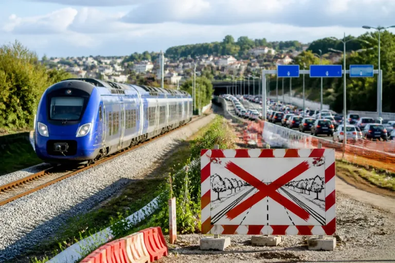 Contournement est de Rouen abandonné : cap sur le rail, colère chez les patrons