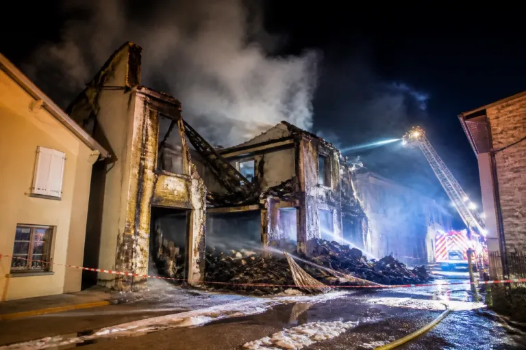 Coublanc : un atelier et des bureaux détruits par un incendie nocturne