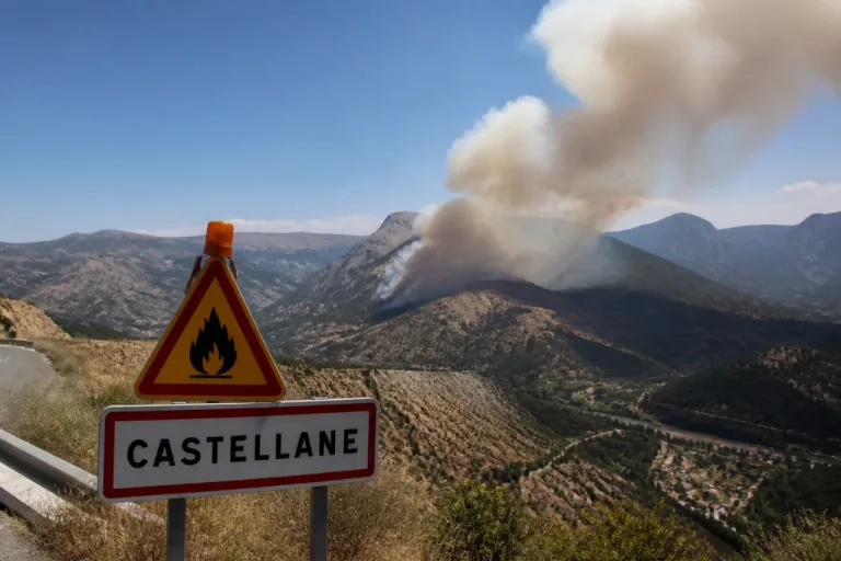 Départ de feu signalé à Castellane : vigilance en cours, infos à confirmer