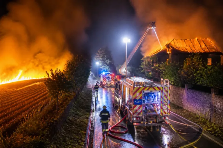 Deux incendies la même nuit : champs et maison ravagés, les secours fortement engagés