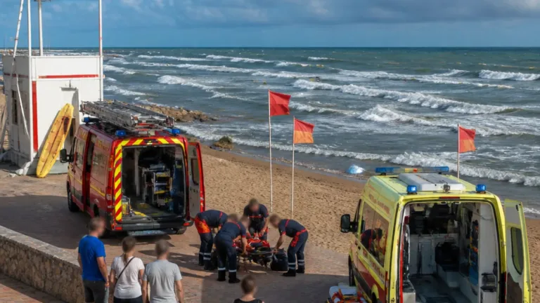 Deux nageurs secourus sur le littoral héraultais, vigilance face aux courants