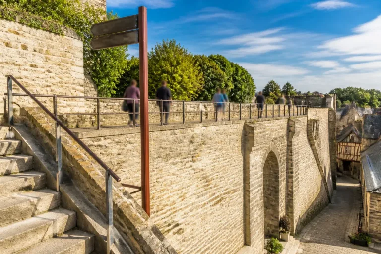 Dinan rouvre le chemin de ronde du Jerzual après de longs travaux