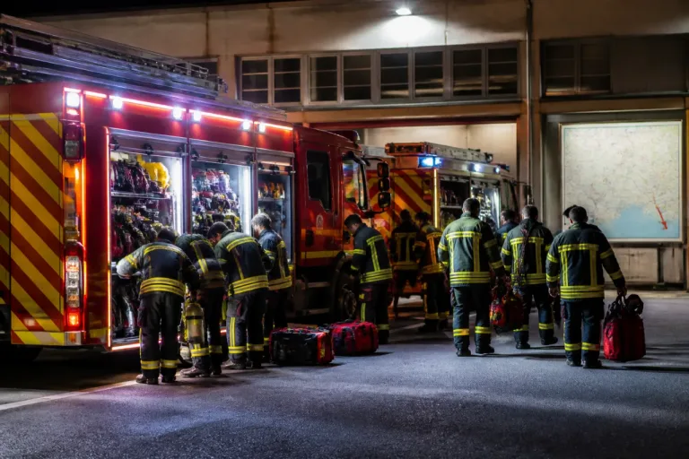 Douze pompiers de Loire‑Atlantique partis en renfort pour lutter contre les feux dans le sud