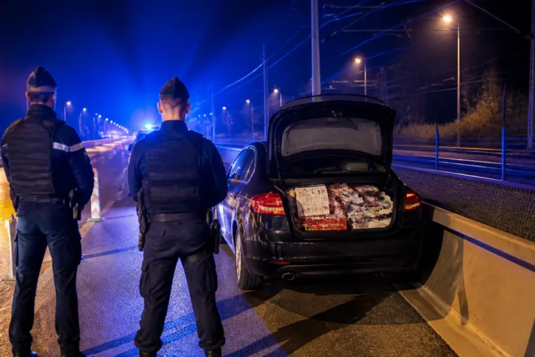 Douzy: 61,75 kg de tabac saisis après une fuite, un automobiliste condamné