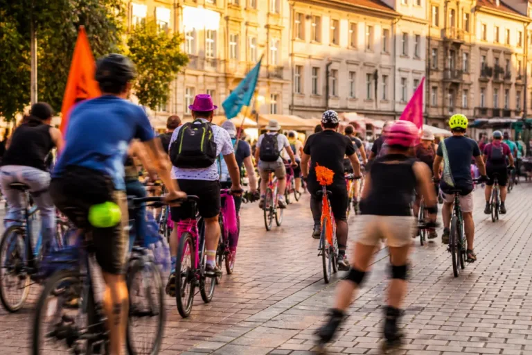 Épinal : la Vélorution reprend, un cortège « joyeux et excentrique » pour valoriser le vélo en ville