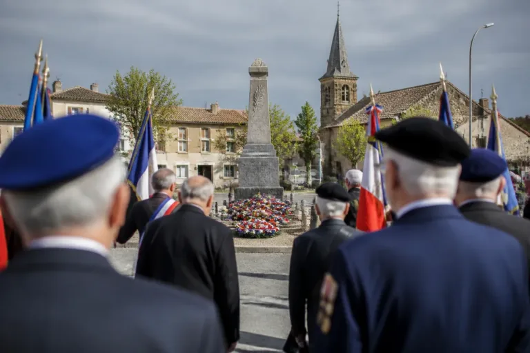 Estang se recueille au mémorial pour se souvenir des événements du 3 juillet 1944