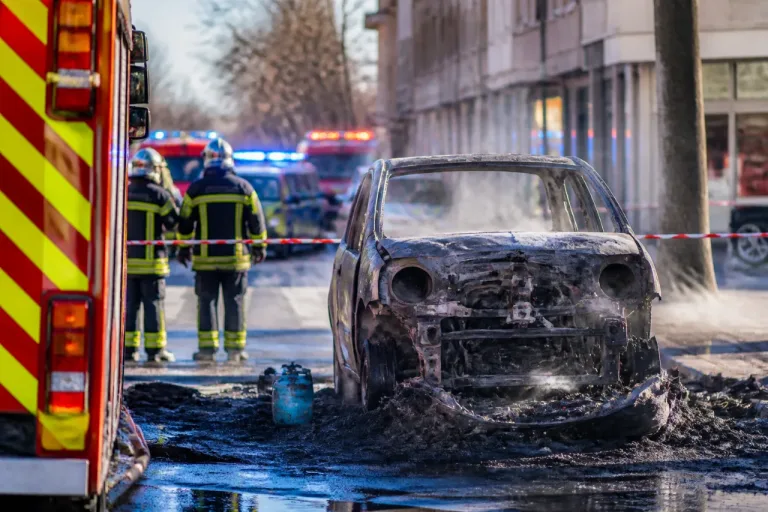 Explosion d’une voiture à Nîmes : un homme gravement brûlé, le secteur bouclé