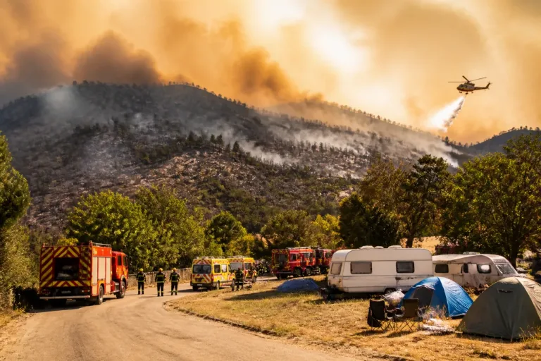 Feu au-dessus de Die : 3 700 hectares parcourus, 400 personnes évacuées en prévention