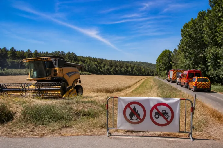 Feux d’artifice et moissons : la préfecture de l’Hérault renforce les restrictions face au risque d’incendie