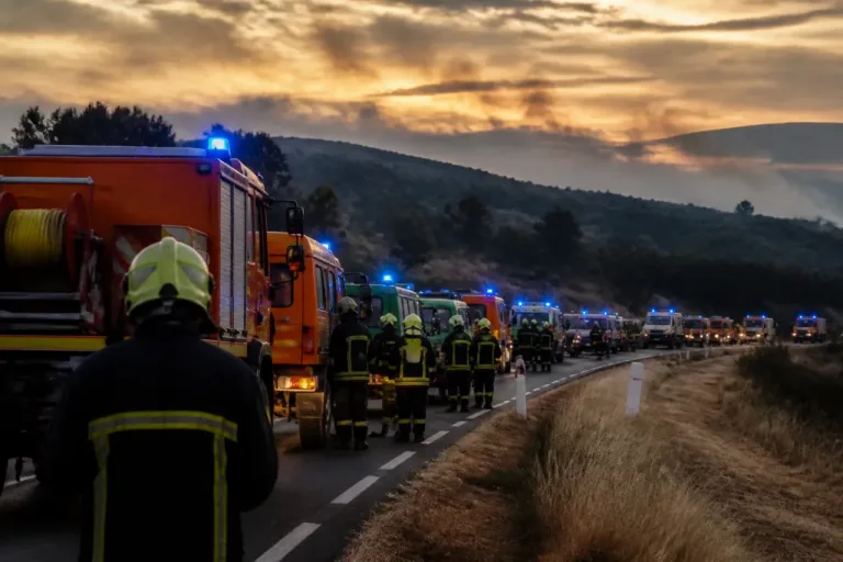 Feux dans le Sud: des pompiers de l’Ardèche et de la Drôme envoyés en renfort