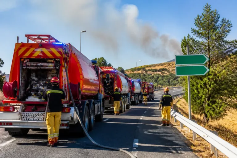 Feux de forêt: des renforts du Lot-et-Garonne mobilisés en Hérault et dans les P.-O.