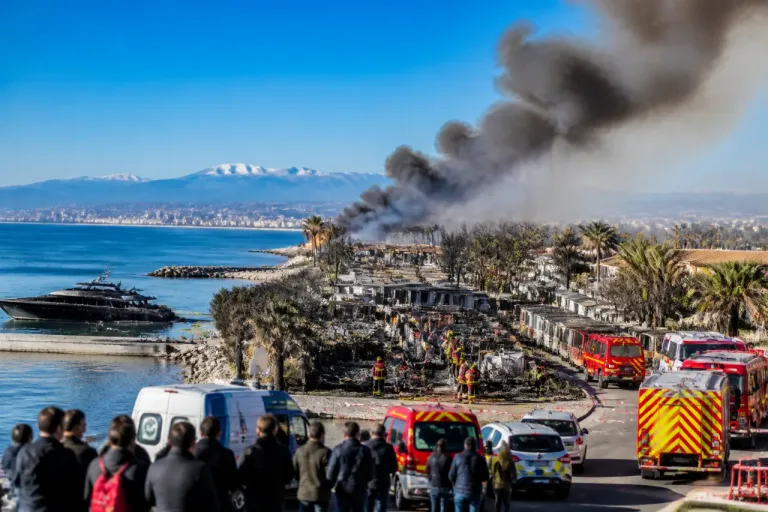 Feux et polémiques : Perpignan au cœur d’une crise environnementale et politique