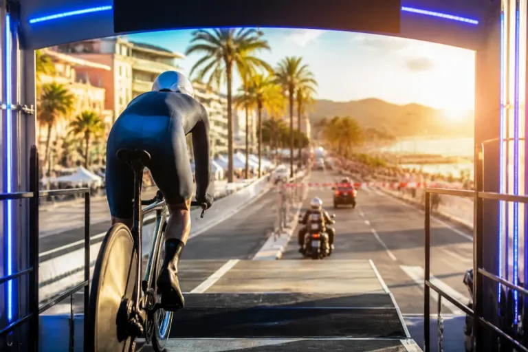 Fort-de-France lance le Tour 2026: Baldinger en tête après un prologue éclair
