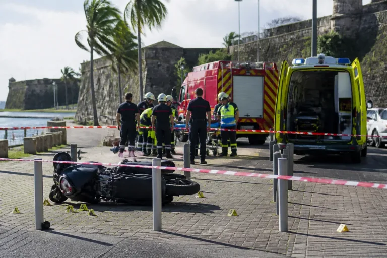 Fusillade à La Française: un policier blessé, un suspect entre la vie et la mort à Fort-de-France