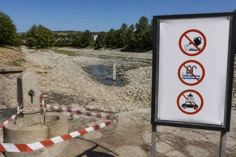 Gard: restrictions d’eau déclenchées sur plusieurs sous-bassins, vigilance élargie