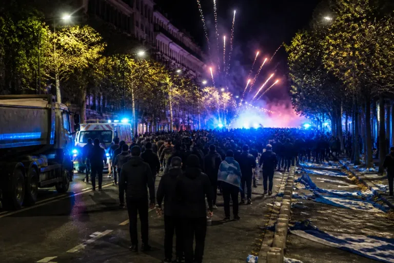 Grenoble : scènes de liesse et circulation interrompue après la qualification du Maroc