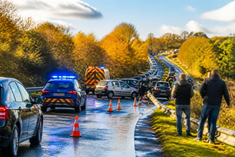 Huit voitures se percutent près d’Arnage : gros ralentissements sur la D323 au sud du Mans