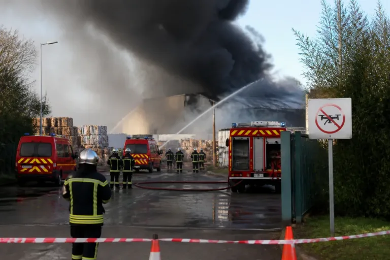 Incendie à Cap Recyclage près de Vendôme : important dispositif en action