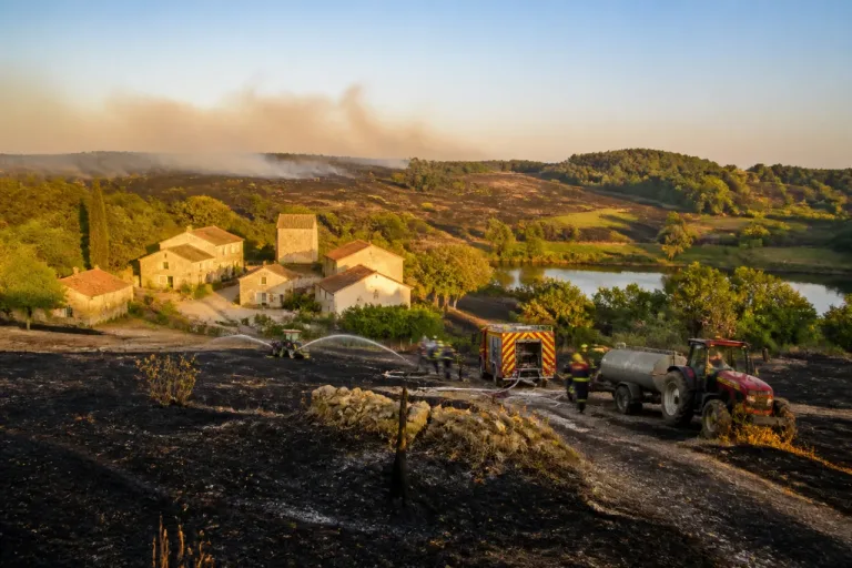 Incendie à Saint-Bonnet-Laval : les agriculteurs et pompiers ont sauvé le hameau de Ligeac