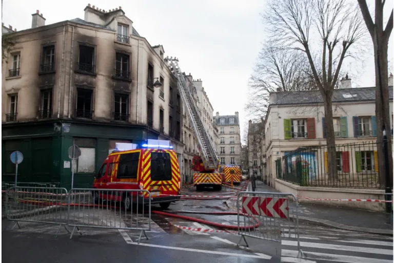 Incendie à Saint‑Mandé : immeuble évacué, axes coupés et confinement levé dans les structures d’enfants