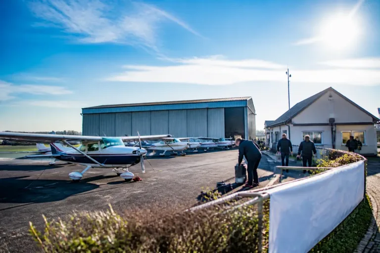 L’aéroclub de Loire‑Atlantique menace de vendre ses avions si la plateforme lui est refusée