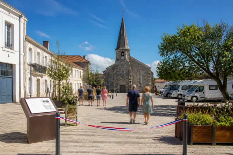 La Perrière : un centre-bourg rénové et un musée dédié au filet perlé inaugurés