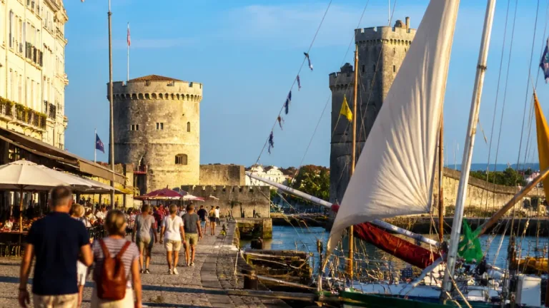 La Rochelle : journée chaude et ciel dégagé jeudi, vents d’Est-Nord-Est modérés
