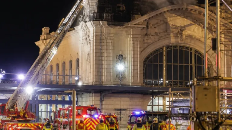 La Rochelle : la gare échappe de peu à un incendie, une vingtaine de m² brûlés