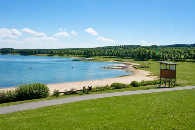 Lac de Madine : baignade surveillée et activités d’été, le mode d’emploi