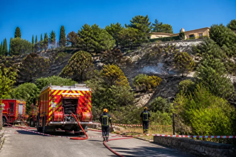 Lançon-Provence: l’incendie fixé ce matin, 260 hectares parcourus et 500 personnes évacuées