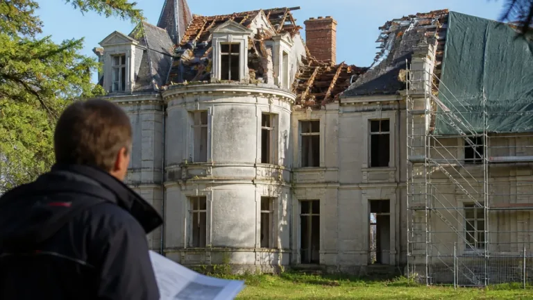 Le château de Saint‑Blancard menacé : un descendant alerte sur l'état du monument