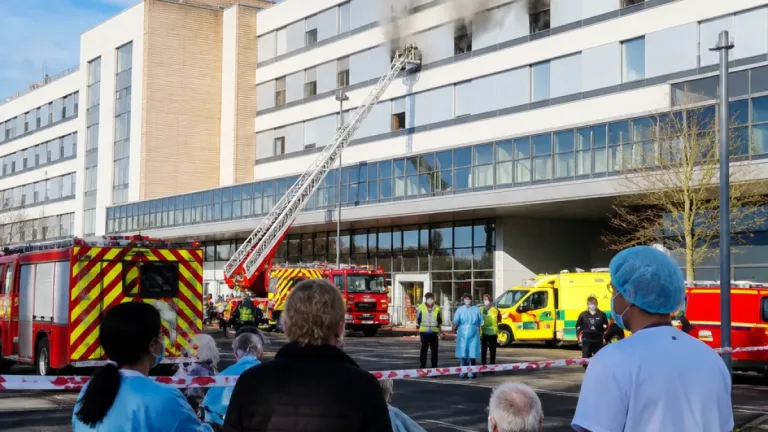 Le Mans : incendie au centre hospitalier, un patient gravement blessé et plusieurs intoxiqués