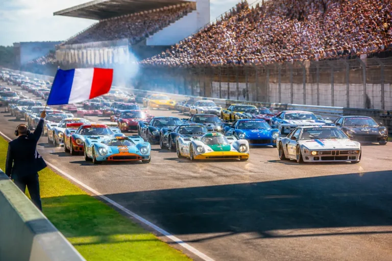 Le Mans : Le Mans Classic Legend s’élance avec Alexis Pinturault et 45 voitures historiques